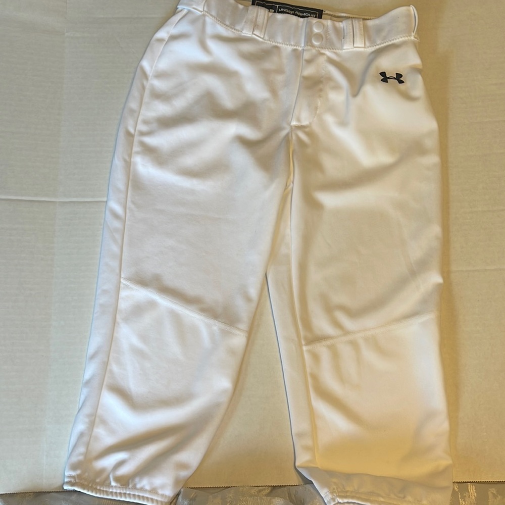Under Armour men’s Small white shirt baseball pants